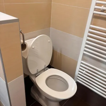 Tiche V Centre Mesta Апартаменти *